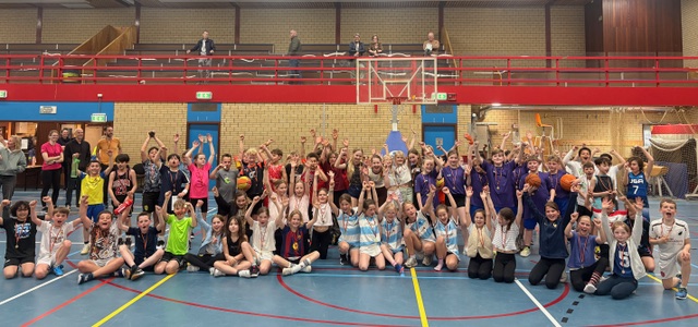 Succesvol 3×3 basketbal scholentoernooi in Monnickendam